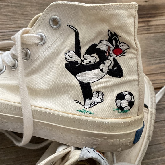 Last Chance🥳! Looney Tunes Keds. Size 7. - Picture 9 of 10